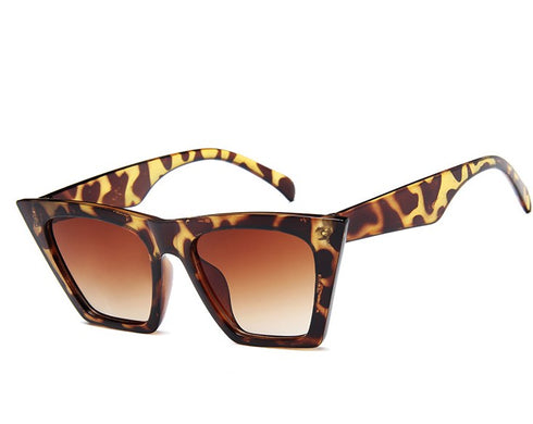 Large Frame Cat-Eye Sunglasses