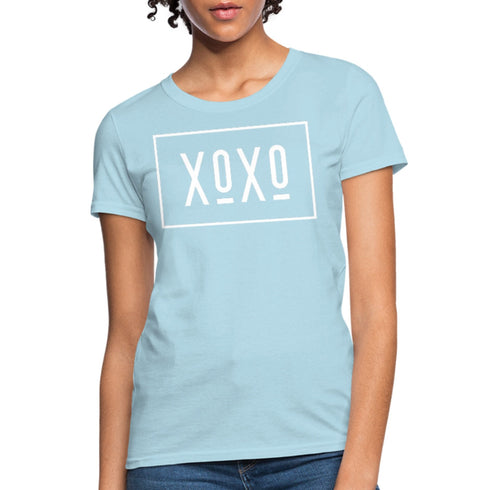T-shirt graphique XOXO pour femme, style classique blanc à bordure, avec texte imprimé